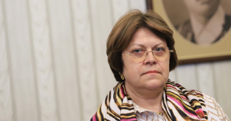 По думите ѝ вариант за експертно правителство съществува по-скоро на