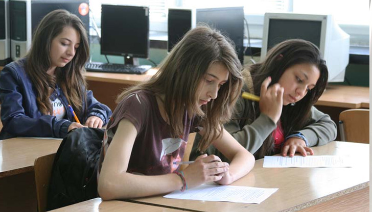 Общо 5159 седмокласници и десетокласници се явиха по собствено желание