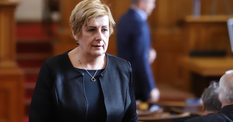 Елена Гунчева е депозирала оставката си като народен представител в