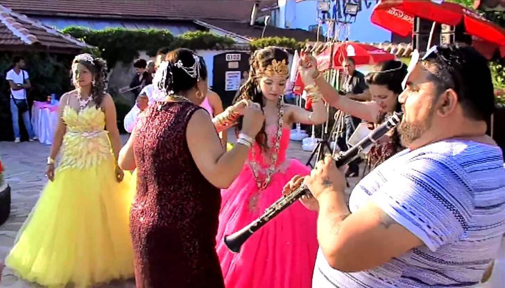 Жители на квартал &bdquo;Надежда&ldquo; в Сливен протестират срещу забраната да