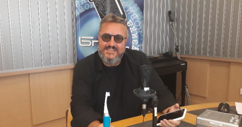 Защо Слави стоя толкова дълго в коалицията, за да получи