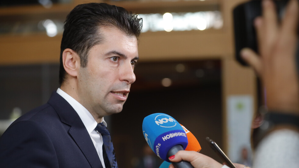 Премиерът в оставка е на изслушване в парламентаПремиерът в оставкаКирил