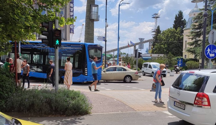 Тежка катастрофа се случи преди минути на входа на пристанище