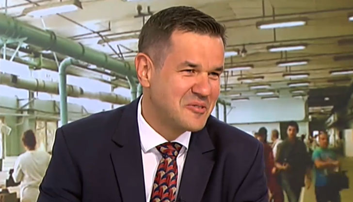 Скандално е, че г-жа Нинова ни обвинява, че ние сме