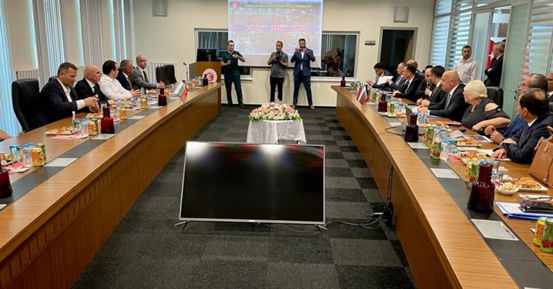 В момента има &bdquo;тапа&ldquo; от 3500 камиона в турската частОколо