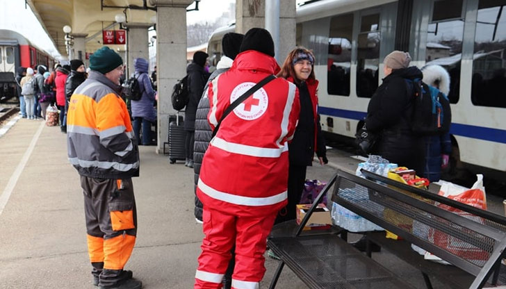 Едно към пет е броят на напускащи спрямо влизащи украински