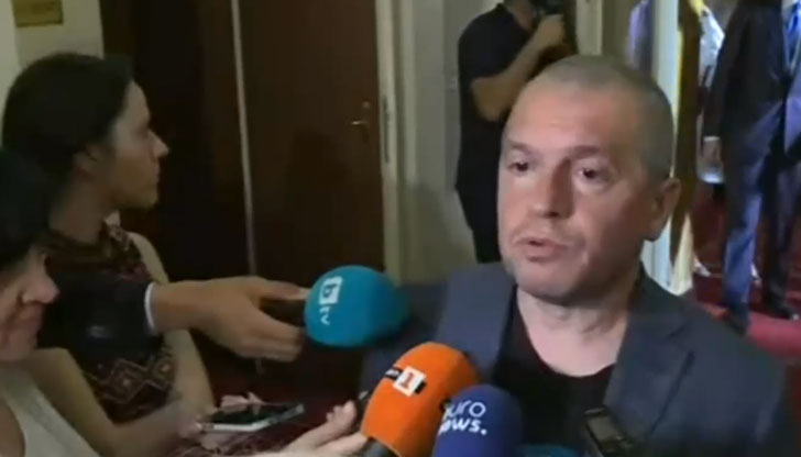 &ldquo;Депутатите не са проститутки да ходиш да си ги купуваш,