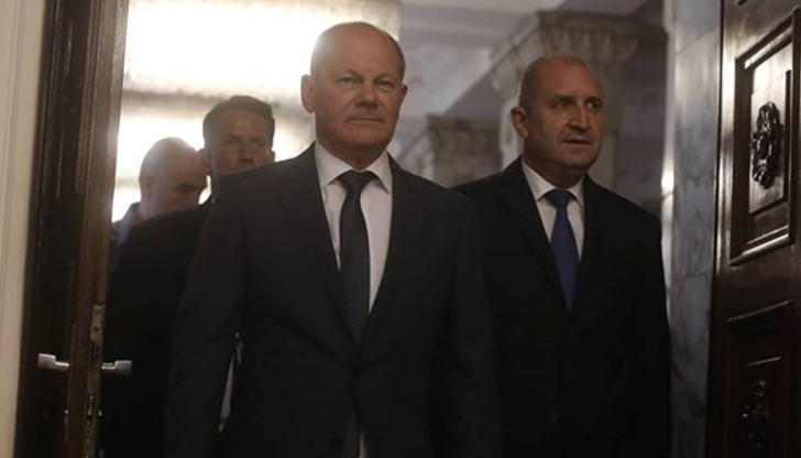 Президентът Румен Радев разговаря "на четири очи" с канцлера на