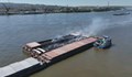 Днес започва претоварването на една от горящите баржи край Русе