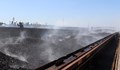 Разтоварват въглищата от баржата край Гюргево