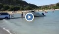 Джип нагази в морето, за да пусне лодка във водата