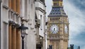 Още петима британски министри подадоха оставки