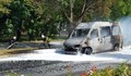 Бус се запали и напълно изгоря в Казанлък