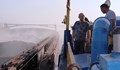 Продължава разтоварването на баржите с въглища, които отровиха въздуха над Русе