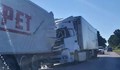 Два камиона се сблъскаха на пътя Варна - Добрич