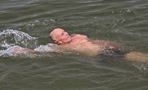 90-годишният Тодор Керчев - Паная покори река Дунав отново!