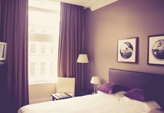 Стотици хиляди напуснаха индустрията конкуренцията за камериерки и сервитьори е