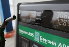 Цената на обикновените бензин и дизел може да падне с