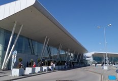 Сигнал за взривно устройство затвори летище СофияНа място бяха изпратени