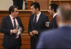 До петък независимите народни представители напуснали ИТН ще решат дали да