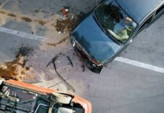 Пострадалият е в тежко състояние но без опасност за животаВерижна катастрофа на пътя