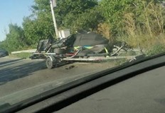Ремаркето се е врязало странично в румънски автомобилПореден инцидент на пътя в