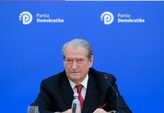 Обединеното кралство наложи забрана на бившия албански президент Сали Бериша да