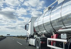 Полицията предупреждава водачите да бъдат внимателниРазлято олио заради технически неизправна