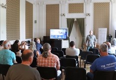 Автори на документалната лента са иконографът Александър Стойков и операторът Николай