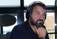 Търси А отбора преследвачи които да са срещу играчите Той