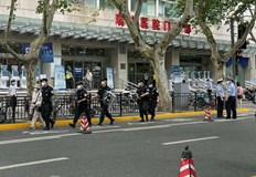 Четирима души в известна болница в Шанхай днес бяха ранени