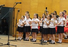 С грандиозен концерт и много гост изпълнители русенският детски хор