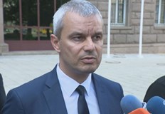 Той е категоричен че изходът от кризата са предсрочни парламентарни