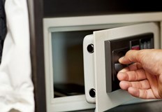 28 годишен жител на Русе известен на МВР е задържан вчера в полицейското