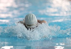 Прекомерно хлорирана вода в басейна Диана застраши здравето на деца плувци