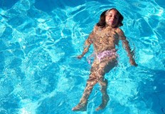 Какви болести можете да хванете докато плувате във водаС настъпването