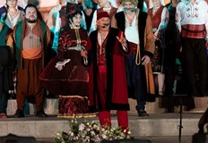 Спектакълът е със специалното участие на любимия български актьор Николай
