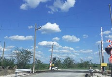 Временно ще бъде прекъснато движението на превозните средства през жп