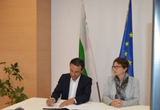 Министърът на иновациите в оставка Даниел Лорер подписа Меморандум за