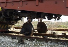 Излезли от релсите са пет вагонаТоварен влак дерайлира до гара