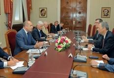 Президентът призова за решения които да не допуснат България да