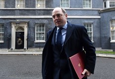 Бен Уолъс обясни че иска да се концентрира върху настоящите