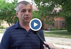 Хвърляше боклук по ливадата и караше доста бурно но нищо