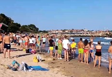 Спасители предотвратиха трагедия с групово удавяне на южния плаж в