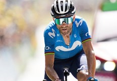 Испанският колоездач Алехандро Валверде ще прекара една нощ под наблюдение