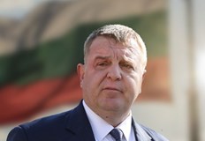 Гледам и се чудя един трикратен премиер на страната с