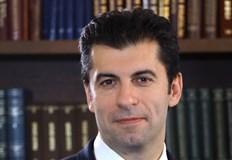 Премиерът в оставка Кирил Петков публикува коментар по повод подписания