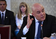 Демократична България към Гешев Престанете да се измъквате от въпроси