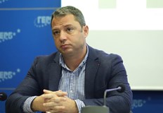 В момента България купува газ на възможно най високата ценаТова каза