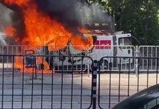Кола се самозапали и изгоря напълно на столичния булевард Шипченски